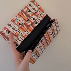Change by Sak Saum wallet purse clutch Aztec tribal design geometric fashion